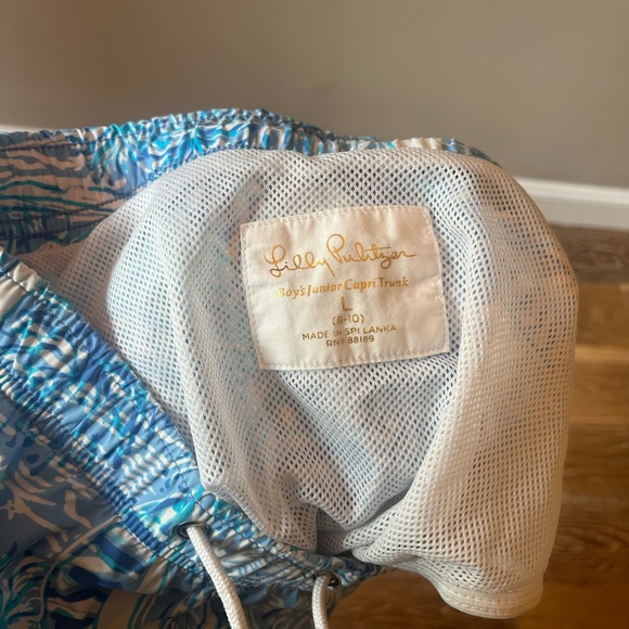 Lily Pulitzer boys swim trunks - Picture 7 of 7